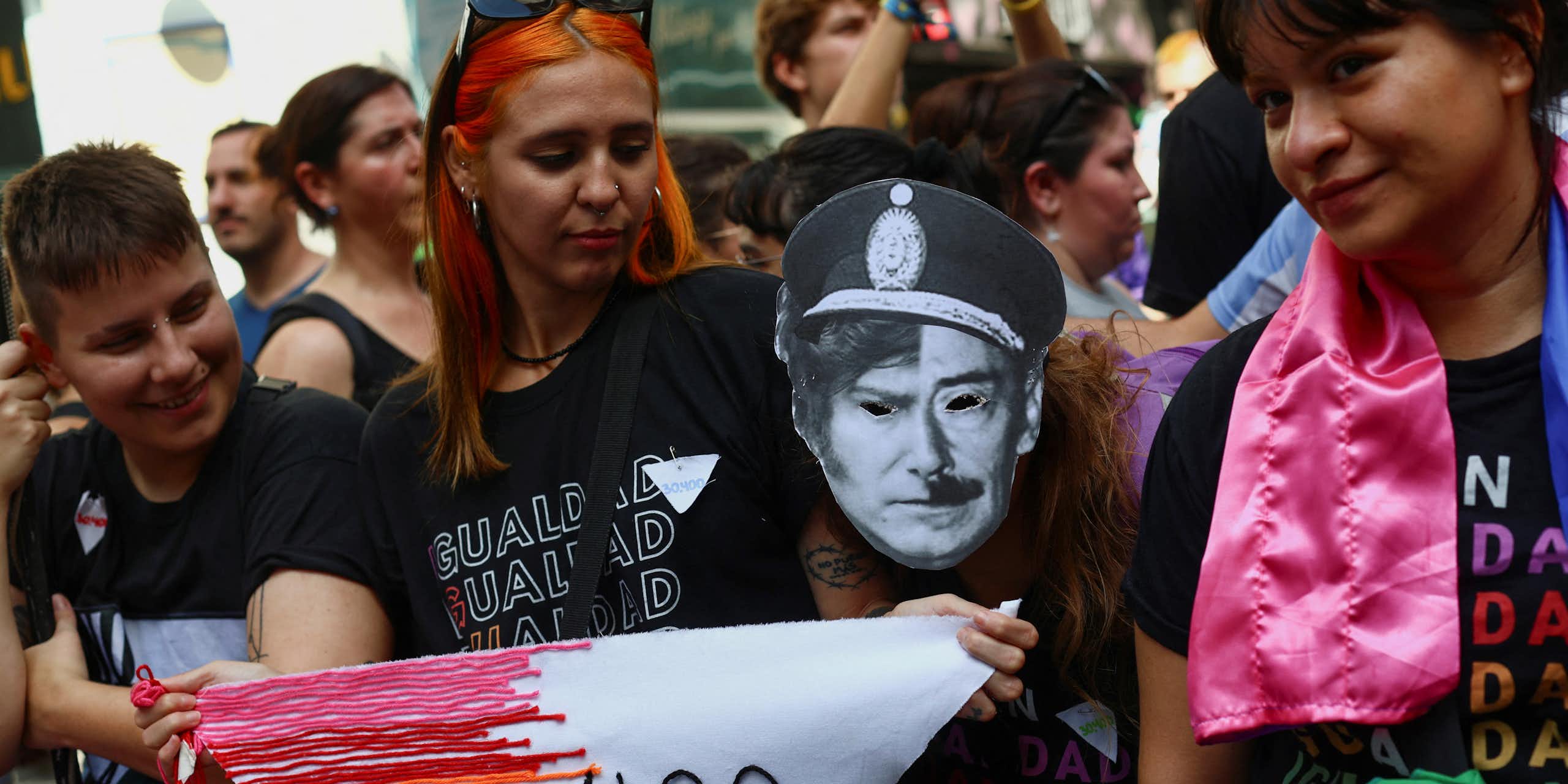 Três meses de Javier Milei na Argentina e a ameaça autoritária na América Latina